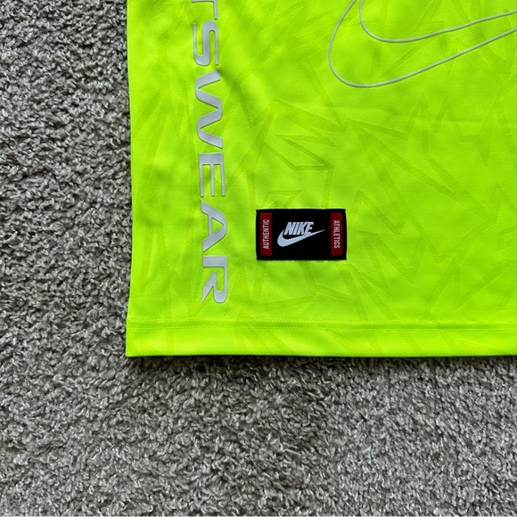 NIKE SPORTSWEAR MENS V NECK JERSEY SHIRT SIZE SMALL NEON VOLT BLACK WHITE NEW - Picture 6 of 6